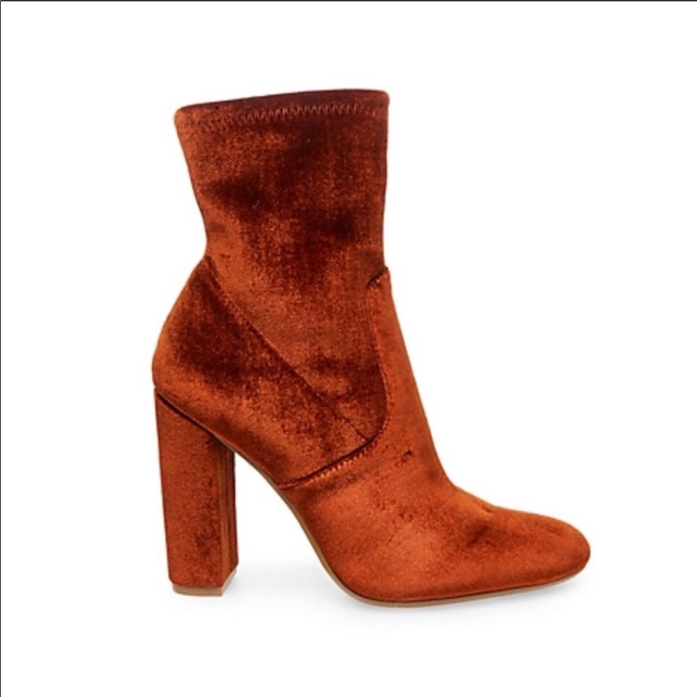 Steve Madden Edit velvet booties